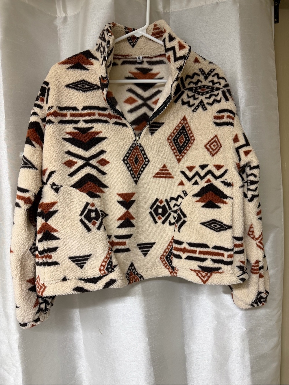NWOT Cozy Aztec Pattern Half-Zip Sherpa Pullover - Cream & Brown